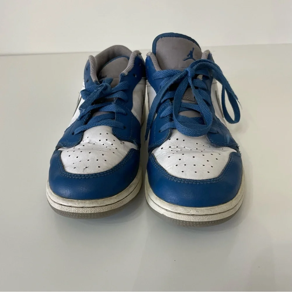 Nike Boys Air Jordan 1 Low True Blue Sneakers, size 6Y